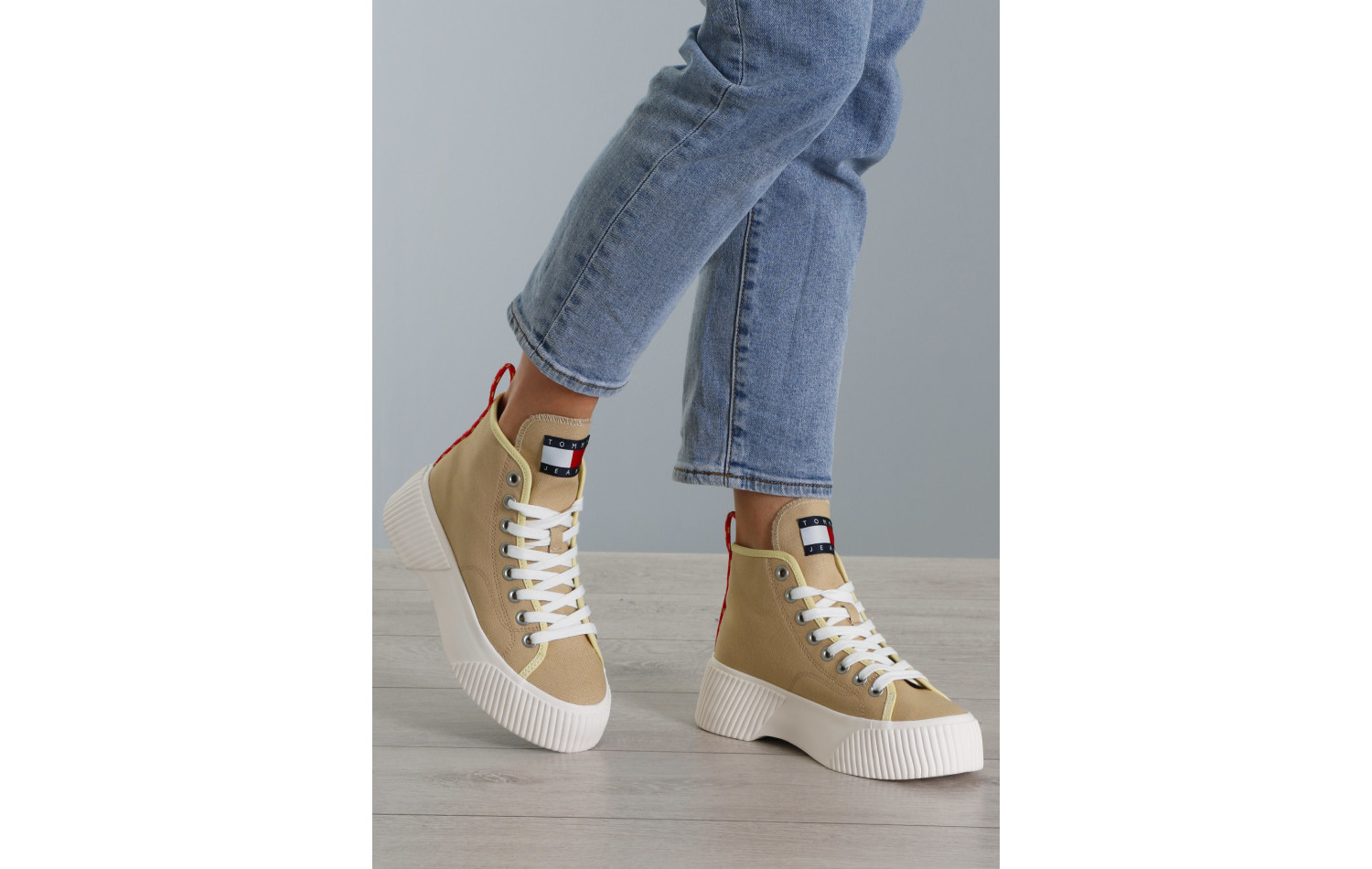 Trampki TOMMY JEANS VULC PLATFORM CANVAS MC EN0EN02091